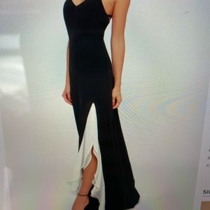 Lulu’s Black and White Muffled Maxi Dress